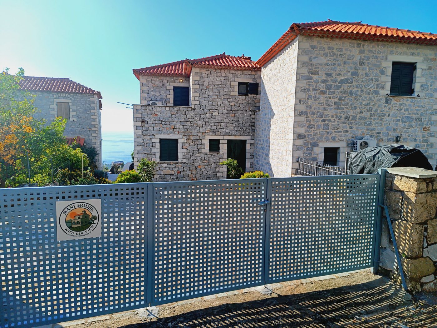 The house and its surroundings
